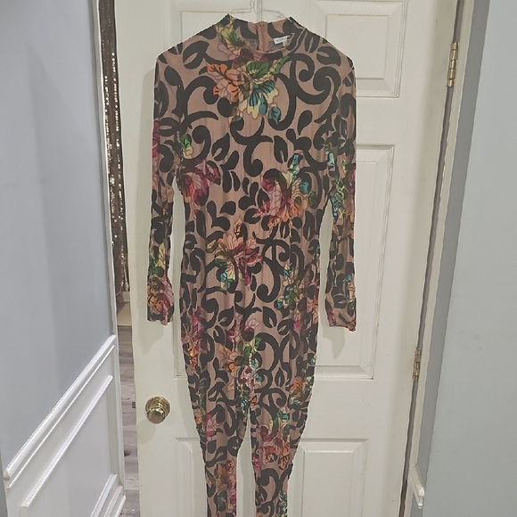 Floral Patterned Jumpsuit - Picture 1 of 10